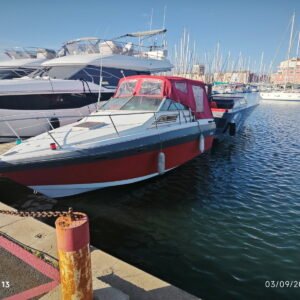 Vedette Four Winns 245 – 260CV – Parfait état – 24 000 €