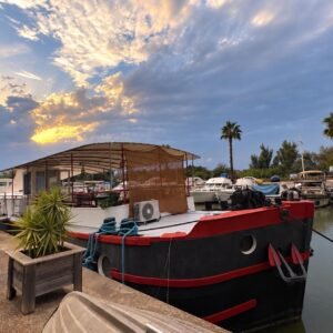 À VENDRE -PÉNICHE FREYCINET 28,50 M - 4 CABINES -9 COUCHAGES